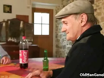 آماتور لاتینا تجربه ساخت فیلم پورن (ایولین سکس زوری در زندان سوارز) را می خواهد